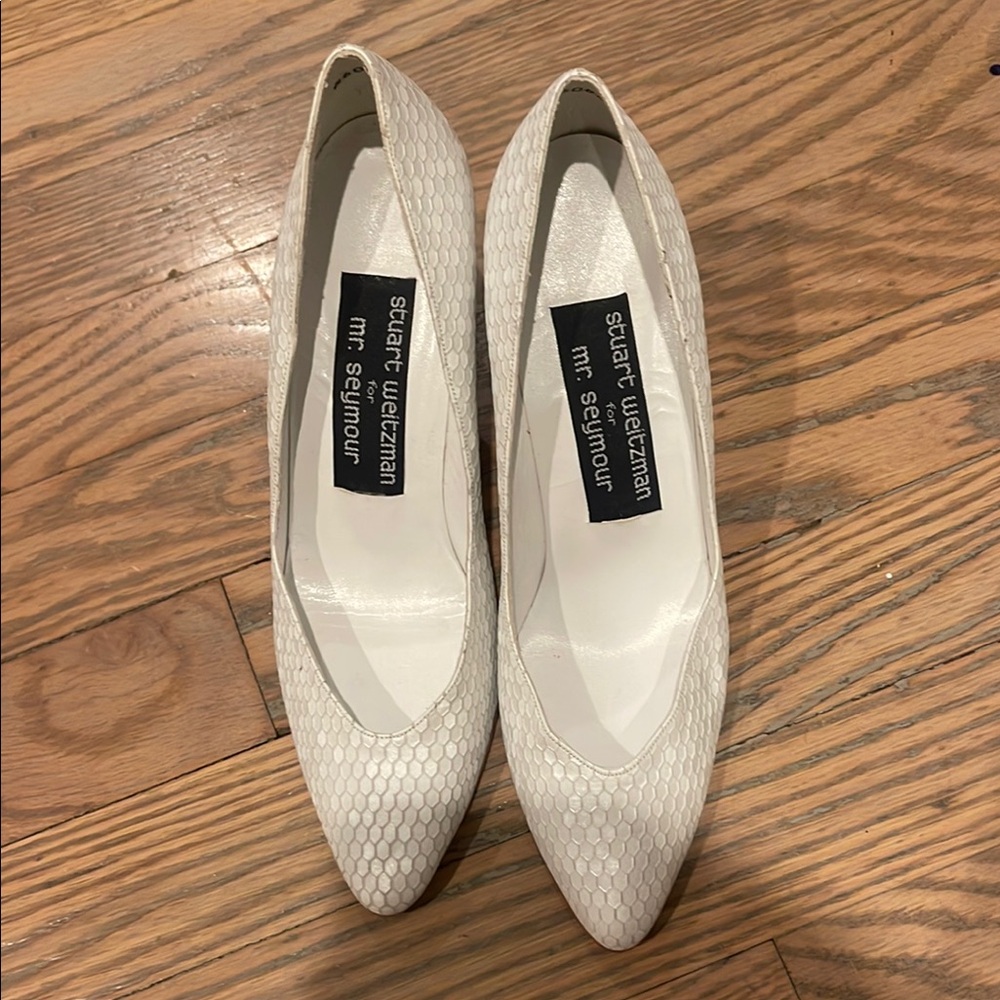 Stuart Weitzman White Heeled Shoes with Elegant Design